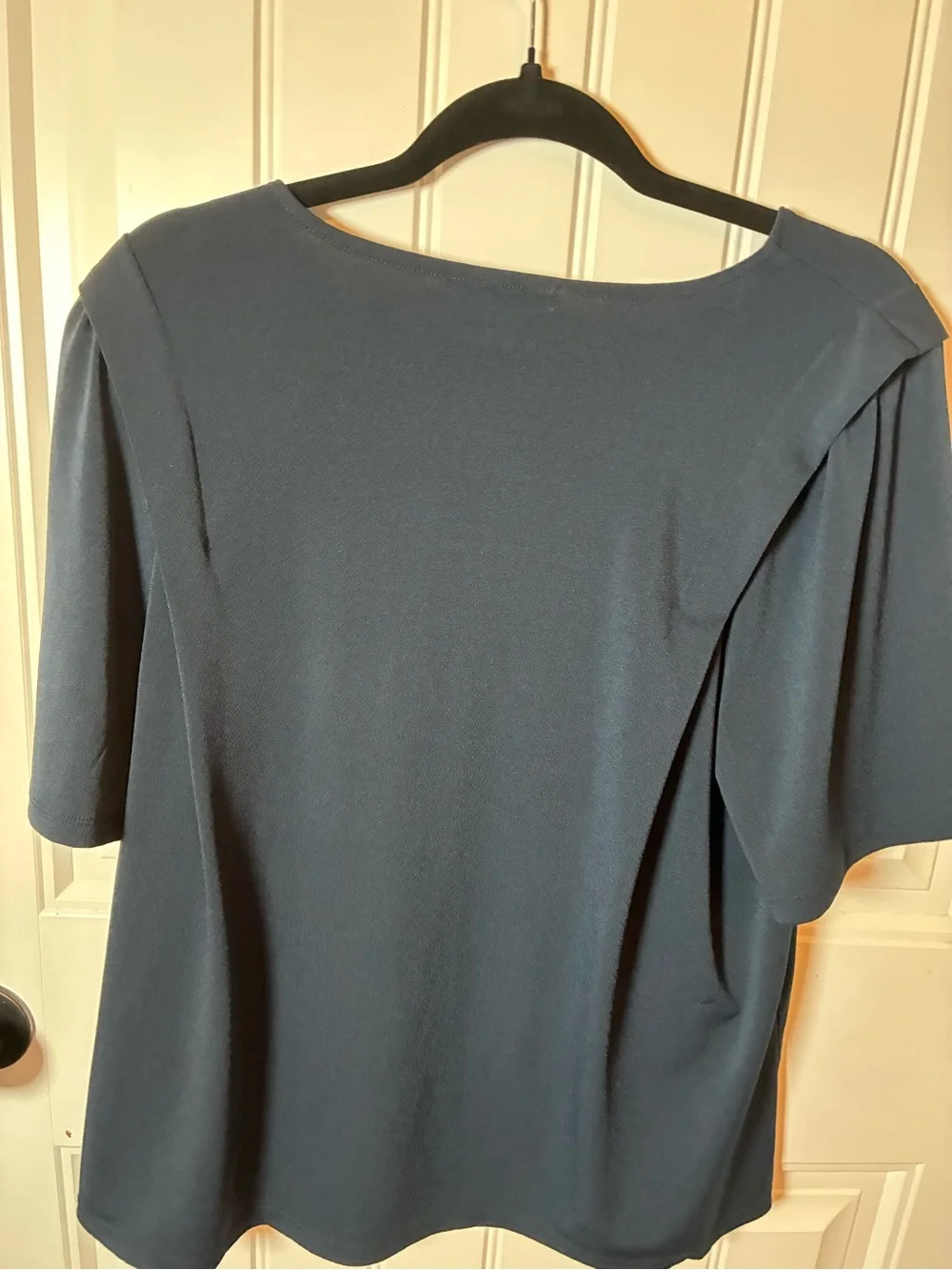 Banana Republic Women's Dark Navy V-Neck Short Sleeve Top - Picture 6 of 6